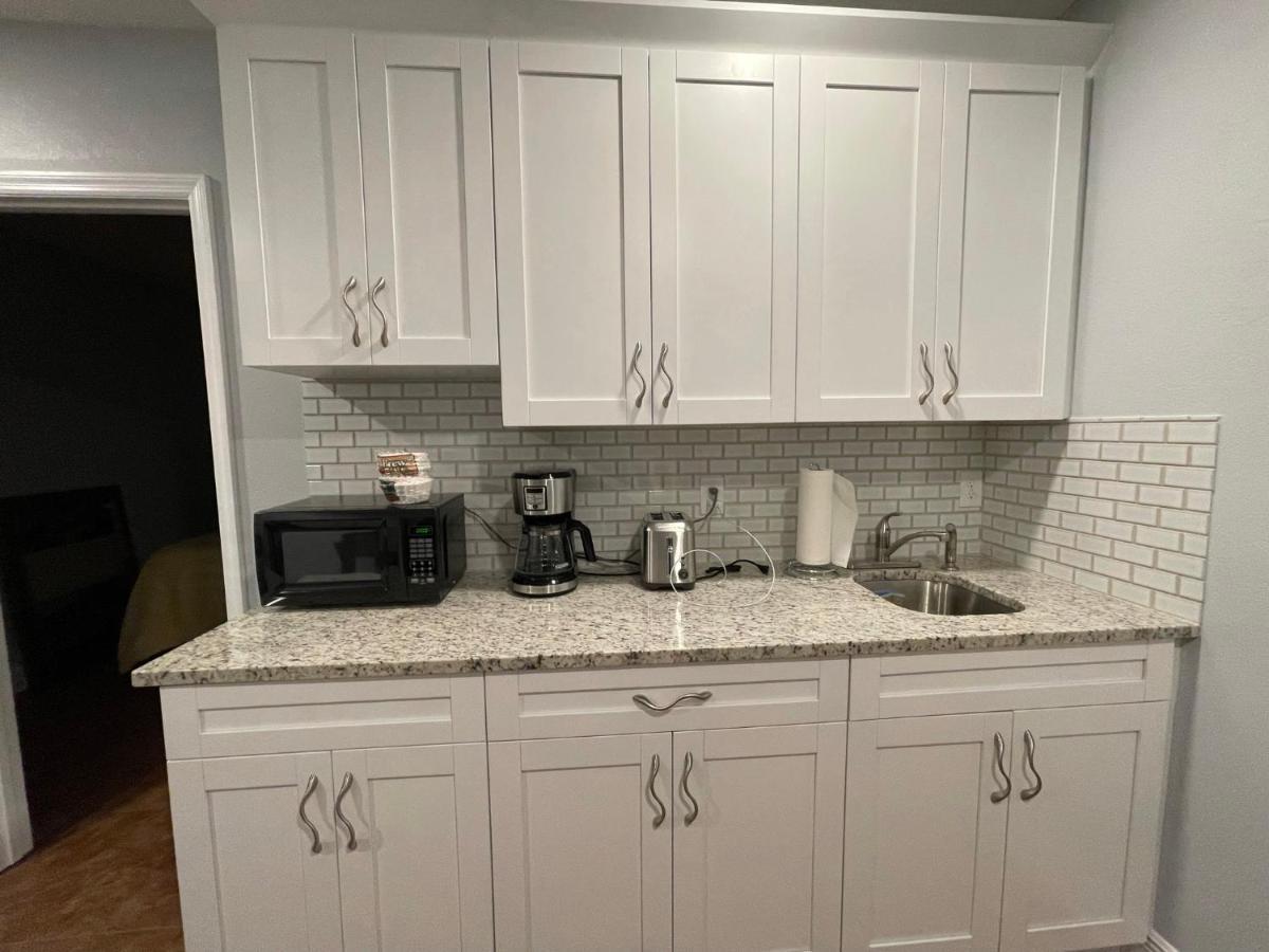 Twelve Oaks Modern Independent Apartment Tampa Eksteriør billede